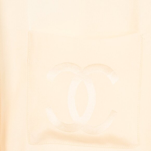 Chanel 70's-Vintage Cream Silk CC-Pocket Buttoned Blouse - Picture 6 of 9